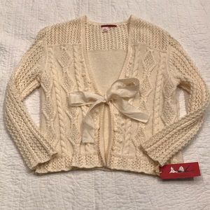 Tapemeasure Bow Sweater by Anthro